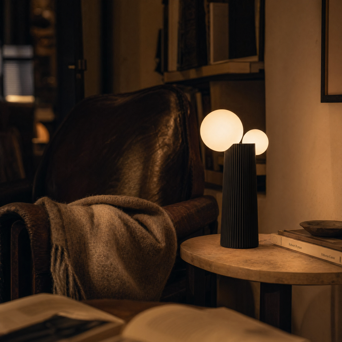 Bud Cordless Opal Table Lamp